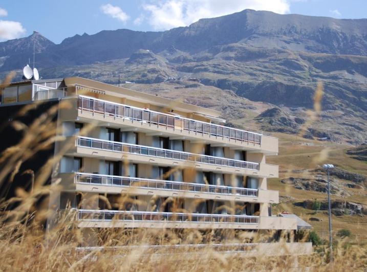 Hotel Le Dome Alpe d'Huez Exterior foto