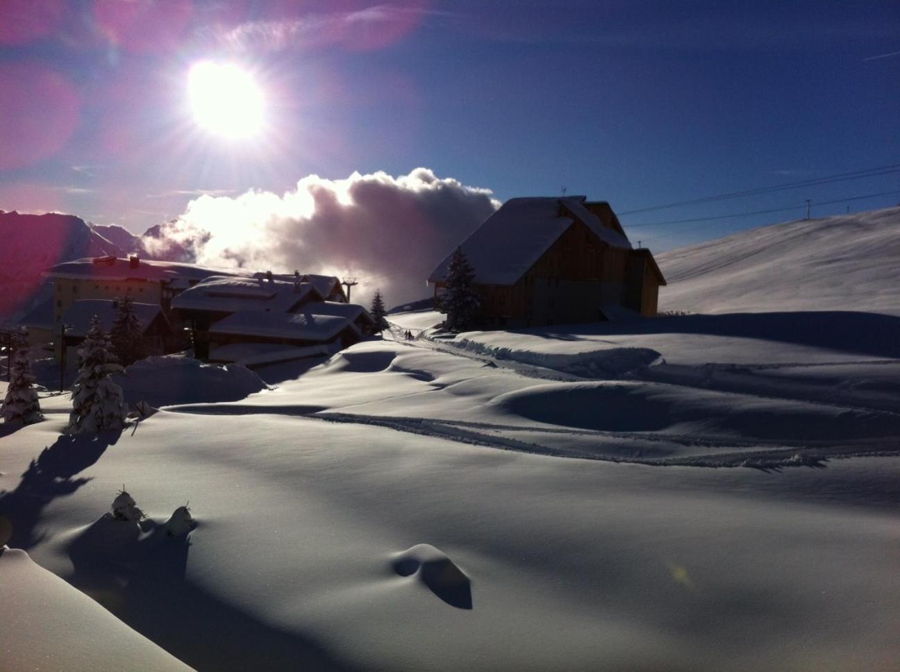 Hotel Le Dome Alpe d'Huez Exterior foto