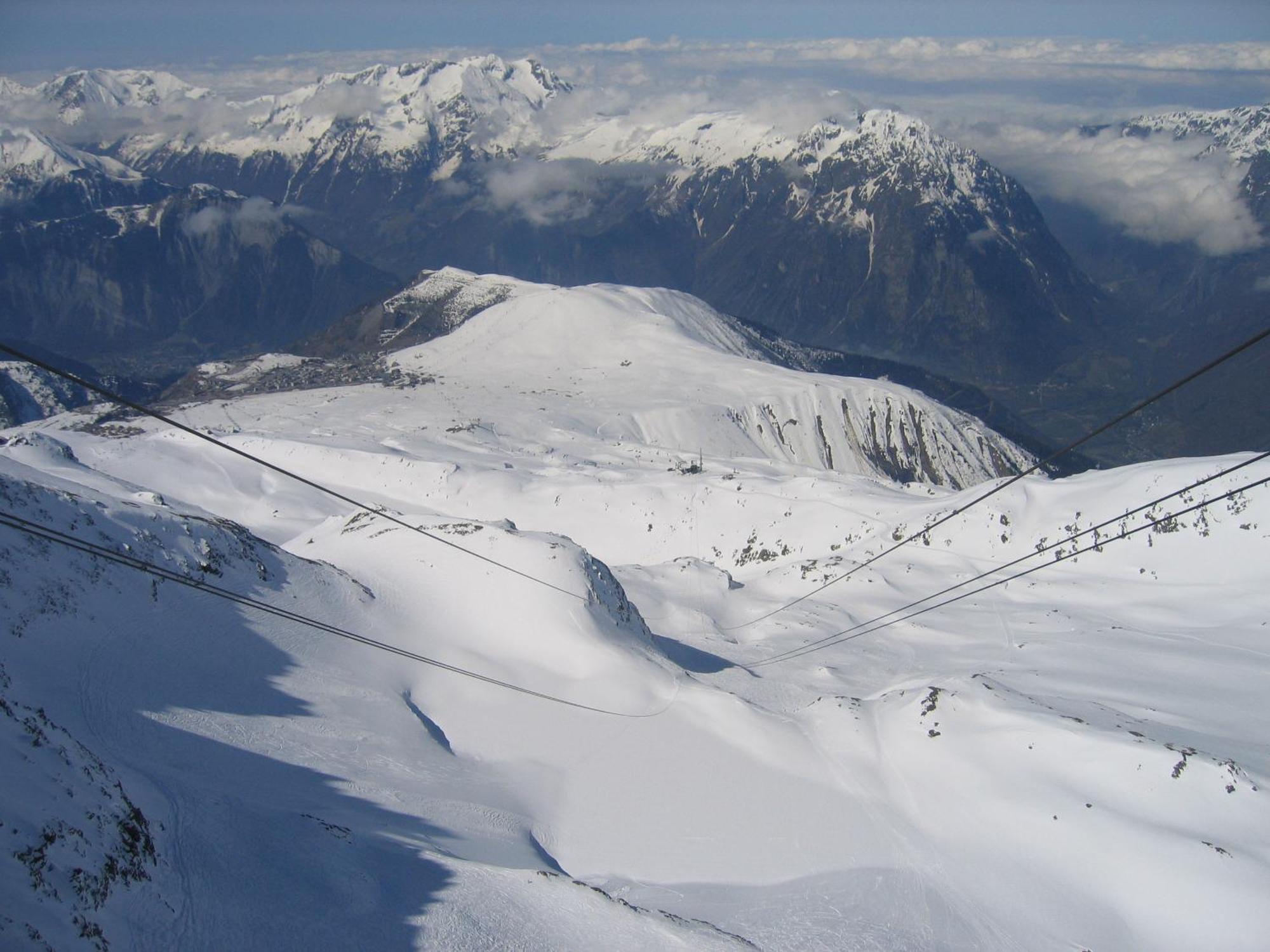 Hotel Le Dome Alpe d'Huez Exterior foto
