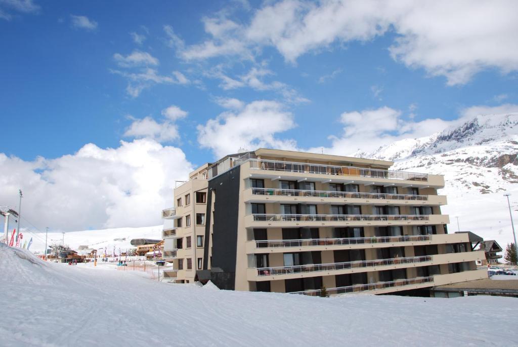 Hotel Le Dome Alpe d'Huez Exterior foto