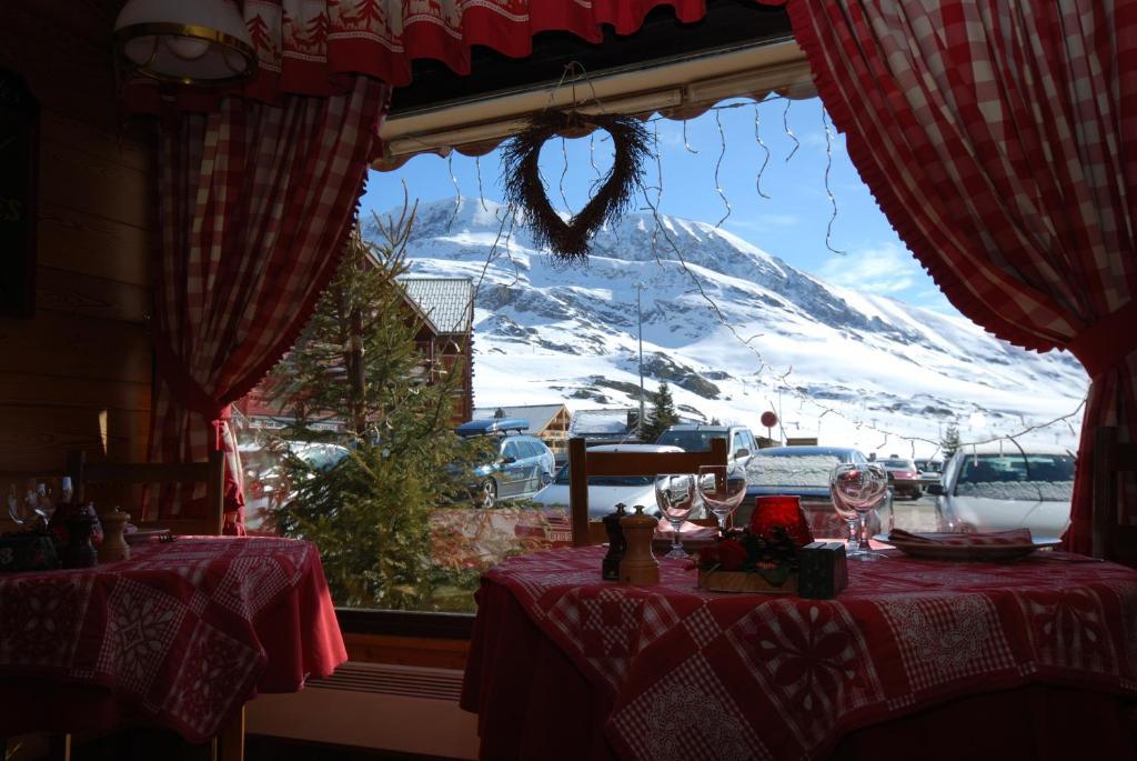 Hotel Le Dome Alpe d'Huez Exterior foto